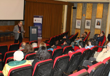 Profesor del IMUS presentó filme “Eroica” dentro de ciclo de cine organizado por la Facultad de Filosofía y Educación