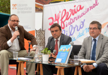 Presentan libro “Desafíos de calado y horizonte” de Alejandro Corvalán - Foto 1