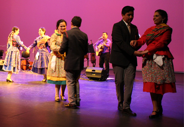 Alumnos recorrieron el país a través de la música y la danza - Foto 1