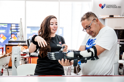 Profesionales y tecnología al servicio de la sociedad - Foto 2