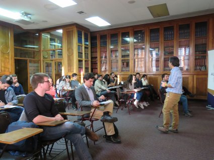 Estudiantes y ex alumnos se preparan para enfrentar el mundo laboral - Foto 2