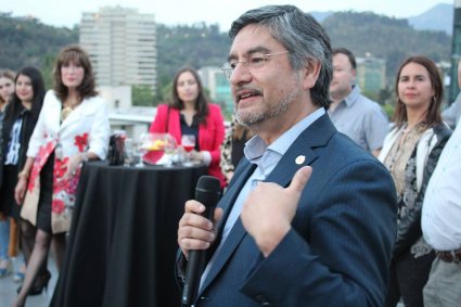 Encuentro de ex alumnos Escuela de Negocios y Economía en CEA PUCV - Foto 1