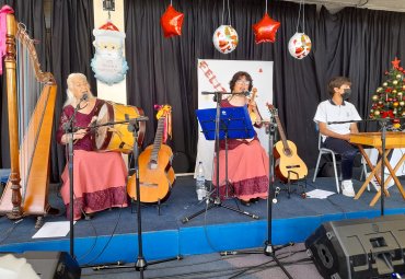 Fondo Margot Loyola realizó Concierto de Navidad en Liceo José Cortés Brown - Foto 1