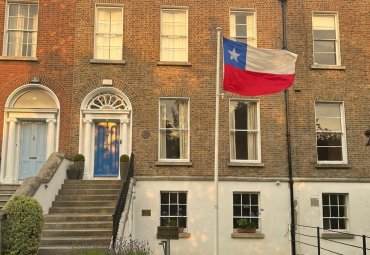 Egresada del Magíster en RR.II. colaboró con la Embajada de Chile en Irlanda - Foto 2