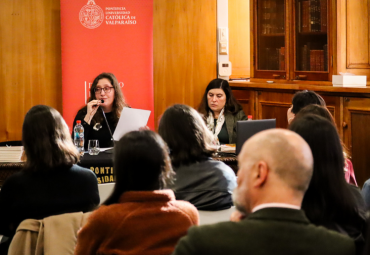 Académicas presentan libro "Problemáticas de Género en el Derecho del Trabajo" en la PUCV