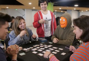 VIDEO: Estudiantes celebran Halloween en voluntariado The Game