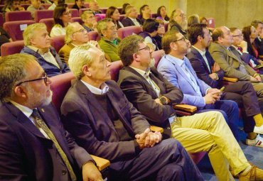 Reconocen a profesores en conmemoración de los 75 años del Instituto de Física