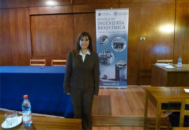 Escuela de Ingeniería Bioquímica tiene nueva graduada del Programa de Doctorado