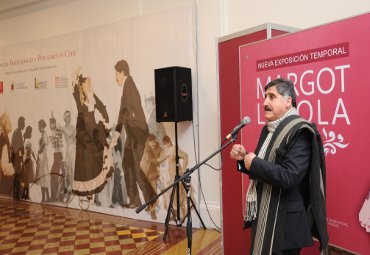 PUCV inaugura exposición de Margot Loyola: “un poco campesina, un poco maestra, un poco cantora”