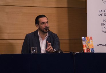 Mauricio Jürgensen presentó su libro “Dulce Patria” en Periodismo PUCV