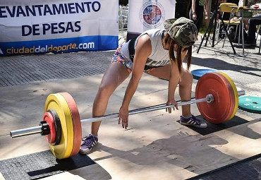 Equipo de la Escuela de Educación Física participará en campeonato mundial de Powerlifting