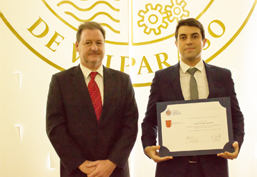 Ceremonia de Entrega de Títulos Diplomados en Derecho Ambiental y del Mar y Marítimo