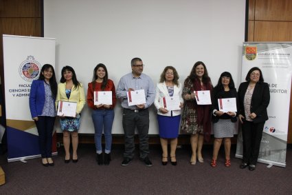 PUCV certifica a microempresarios de la región capacitados en herramientas básicas de gestión.