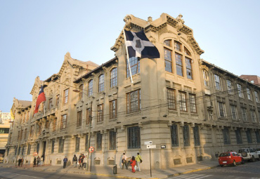 Ceremonia de entrega de diplomas a los egresados del Diplomado en Civilización y Cultura Medieval y del Diplomado en Poesía Universal – Viña del Mar 2017