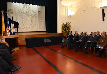 Profesores PUCV son distinguidos con el Fides et Labor al mérito académico