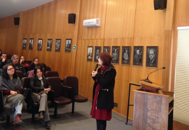 Académicas de la Escuela de Psicología dictan seminario sobre los efectos del abuso