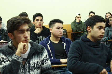 Estudiantes y apoderados participan en jornada de inducción de programa Propedéutico PUCV