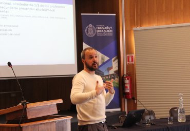 Proyecto de investigación de académico español integra a profesora de la Escuela de Pedagogía PUCV