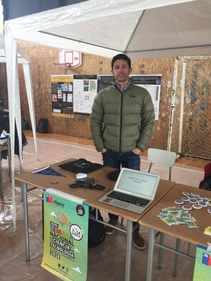 Doctor Fernando Rodríguez participa en Feria de Ciencia y Tecnología en Chiloé.