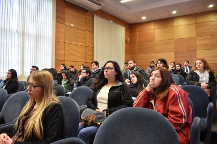 CDM participa en Primer Congreso Estudiantil sobre Derecho Ambiental se realiza en la PUCV