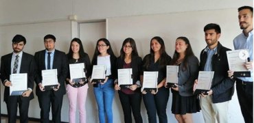 Estudiantes certificaron su dominio en inglés para Negocios