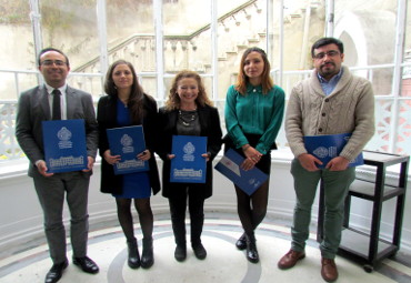 Facultad de Filosofía y Educación efectuó ceremonia de entrega de diplomas a los egresados de los Diplomados Viña del Mar 2018