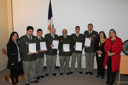 Facultad y Escuela de Comercio certifican a bomberos de la provincia de Marga Marga