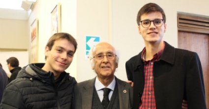 Ameno desayuno con Monseñor Pedro Ossandón B. se desarrolló en la comunidad de la Escuela de Negocios y Economía