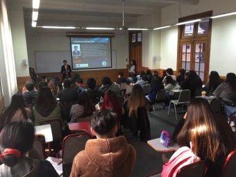 Charla sobre Motivación, Liderazgo y Trabajo en Equipo por representante de EY Chile