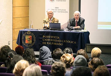 Manfred Wilhelmy dictó conferencia sobre mitos y símbolos de Japón