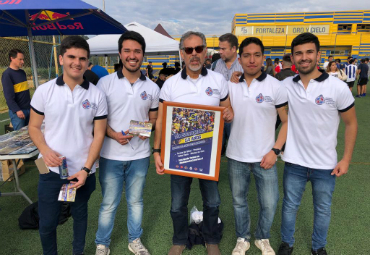 Estudiantes de “Iniciativa Empresarial”, de la Escuela de Negocios y Economía de la PUCV, gestionan celebración del Día del Hincha en aniversario 110 de Everton