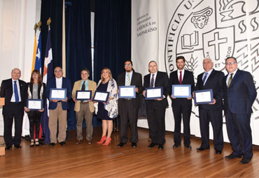 Ceremonia de distinción a profesores en Docencia e Investigación