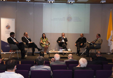 CEA acoge presentación del libro “Caminos para una Teología del Pueblo y de la Cultura”