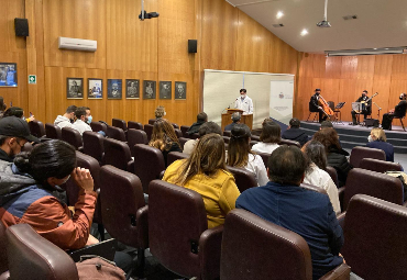 Instituto de Filosofía realiza ceremonia de investidura para futuros profesores/as que inician su práctica