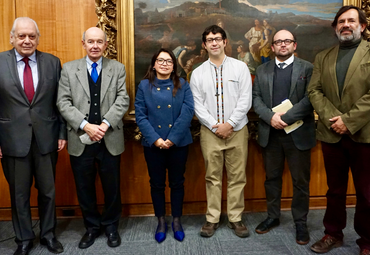 Derecho PUCV y Ediciones Universitarias de Valparaíso presentan libro "No hay mañana sin presente del ayer. Memorias póstumas" de Percival Cowley