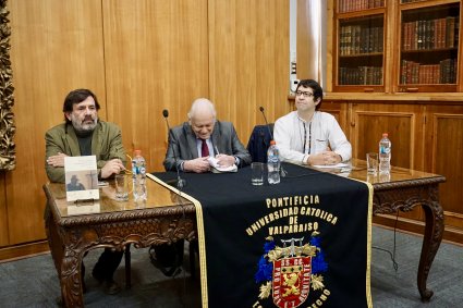 Derecho PUCV y Ediciones Universitarias de Valparaíso presentan libro "No hay mañana sin presente del ayer. Memorias póstumas" de Percival Cowley