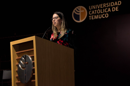 Dra. Loreto Moya expone en Jornada Sello de la Universidad Católica de Temuco