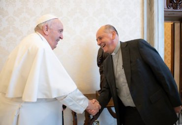 Papa Francisco recibe a P. Gonzalo Bravo, decano de la Facultad Eclesiástica de Teología PUCV y Obispo de San Felipe