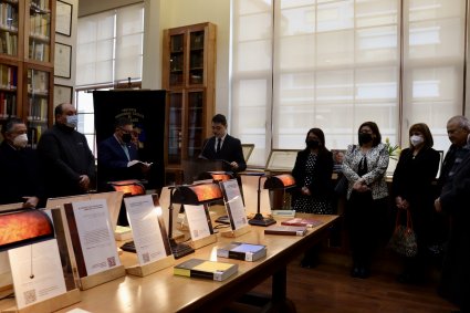 Facultad de Derecho y Bibliotecas PUCV realizaron homenaje al profesor Alejandro Guzmán Brito tras un año de su partida