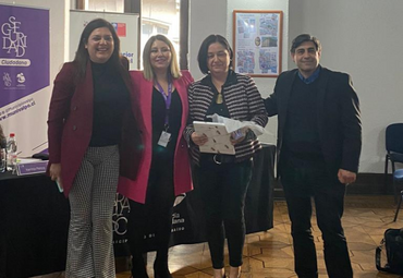 Profesora Marcela Le Roy expone en actividad de cierre del proyecto de mediación comunitaria de la Ilustre Municipalidad Valparaíso