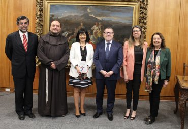 Académicos de Teología PUCV reflexionan sobre el sentido de las universidades católicas