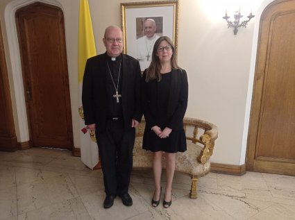 Nuncio Apostólico recibe a nueva decana de Teología PUCV