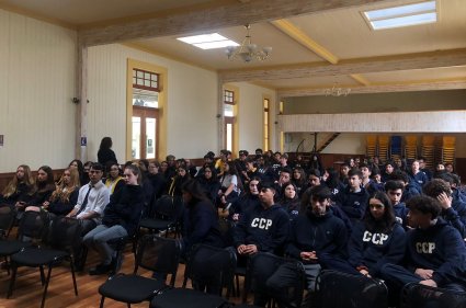 Propedéutico PUCV realizó charlas a estudiantes