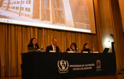 Especialistas dialogaron sobre “Humanismo y Derecho Penal” en XI Seminario Conjunto UV-PUCV