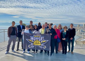 Profesores y estudiantes de postgrado de Northern Kentucky University visitan ENE PUCV