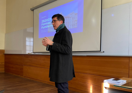 Profesores de asignaturas de Formación Fundamental se reunieron en la Facultad de Teología