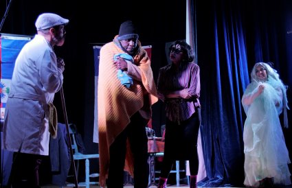 Obra de Teatro protagonizada por funcionarios migrantes PUCV