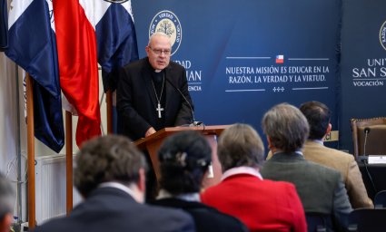 Profesor Dr. Guillermo Calderón participó en Simposio "Ratzinger/Benedicto XVI: Un pensamiento al servicio de la verdad"