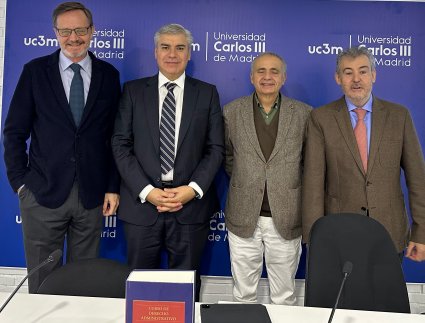 Profesor Eduardo Cordero participa en seminario internacional de derecho administrativo y presenta su libro en Madrid