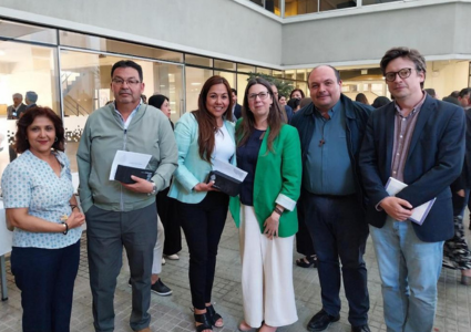 Emotiva ceremonia en la Pontificia Universidad Católica de Valparaíso para reconocer trayectoria de destacados funcionarios